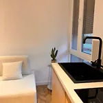 아파트 Noon