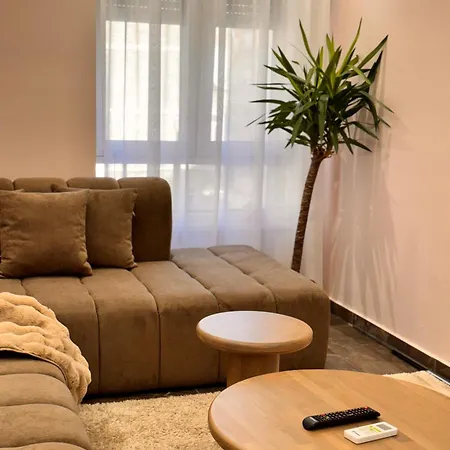 Apartment Noon